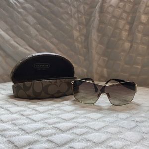 Coach Luxury Unisex Aviator Sunglasses